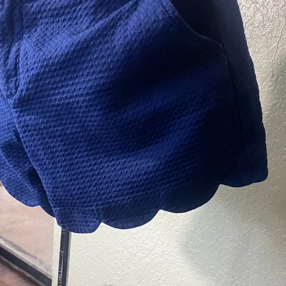 Navy blue Lilly PULITZER Scalloped Women Shorts - Picture 2 of 7